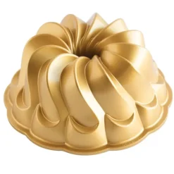 Store Pirouette Bundt Pan - cozylivehome.com | we sell a wide range of comfortable household items Shop All