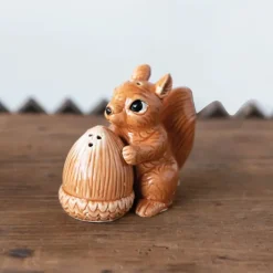 Best Sale Squirrel and Acorn Salt and Pepper Shakers - cozylivehome.com | we sell a wide range of comfortable household items Shop All